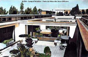 Blida - Camp d'Aviation - Patio du Mess des Sous-Officiers
